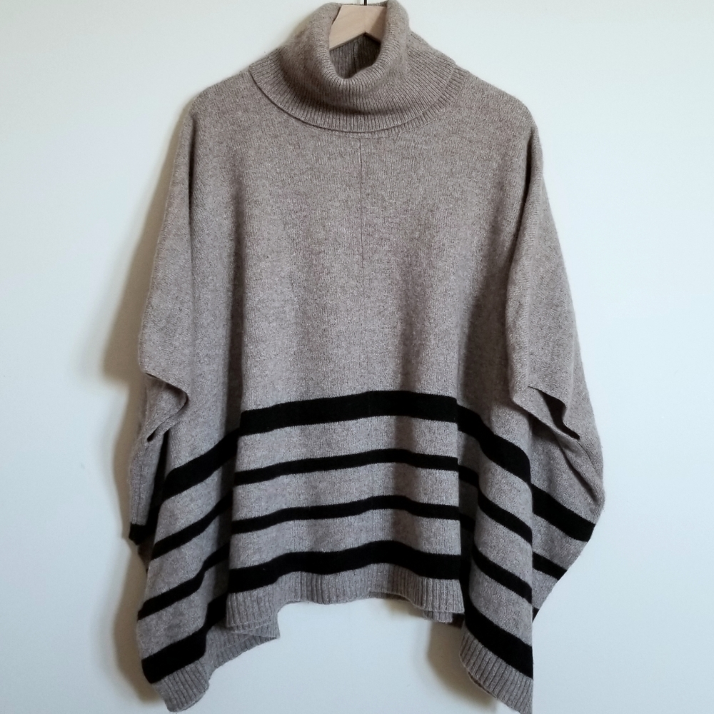 TAHARI WOOL PONCHO SWEATER